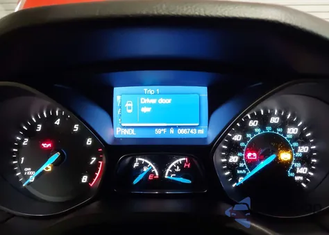 2013 Ford Focus Se z USA, uszkodzony, nr VIN 1FADP3F20DL340296